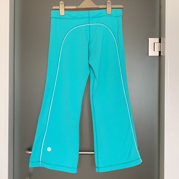 Lululemon Teal Capris - Picture 2 of 4